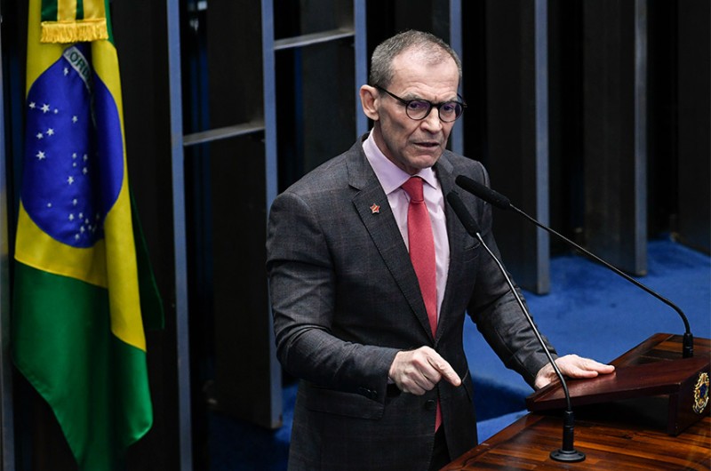 Senador Fabiano Contarato (PT-ES): esta Casa está longe de um recorte sociológico para representar a maioria da população brasileira - Jefferson Rudy/Agência Senado