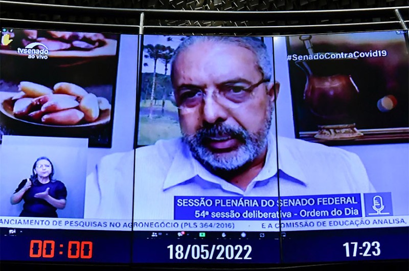 Paulo Paim: com racismo, não existe democracia, bem-estar social, justiça, o sol não brilha para todos. Por isso, combatê-lo é uma luta de negros, brancos e índios - Waldemir Barreto/Agência Senado