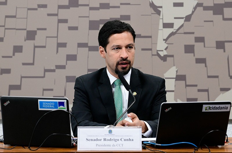 Presidente da CCT, Rodrigo Cunha relatou o projeto - Pedro França/Agência Senado