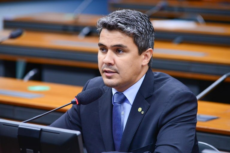 Para Diego Garcia, não há como custear o programa social com a vinculação sugerida - (Foto: Billy Boss/Câmara dos Deputados)