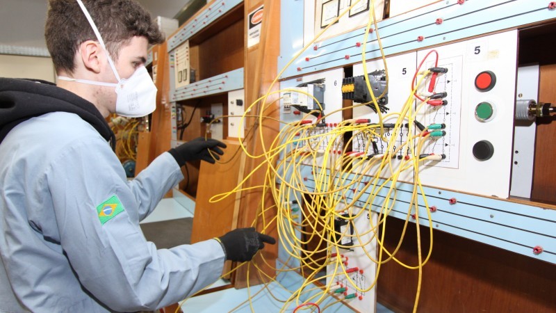 Eletrotécnica está entre os cursos noturnos disponíveis - Foto: Luis Eduardo Selbach / E.T. Liberato Salzano