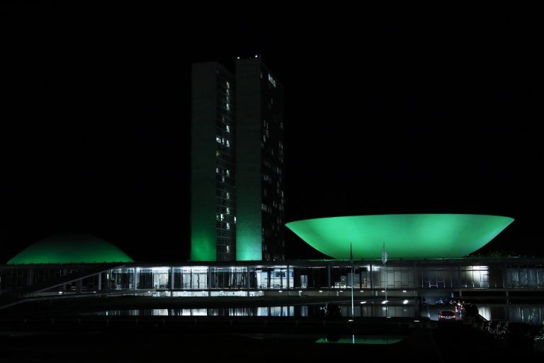 Iluminação verde do Congresso Nacional alerta para riscos do glaucoma