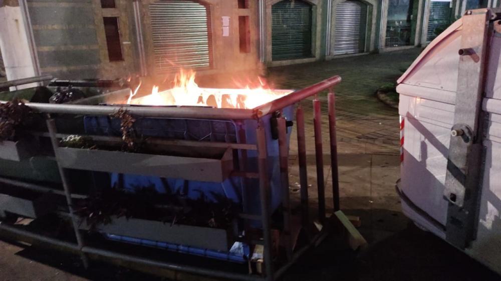 Homens são detidos após tocar fogo em contêineres de lixo em Bento Gonçalves