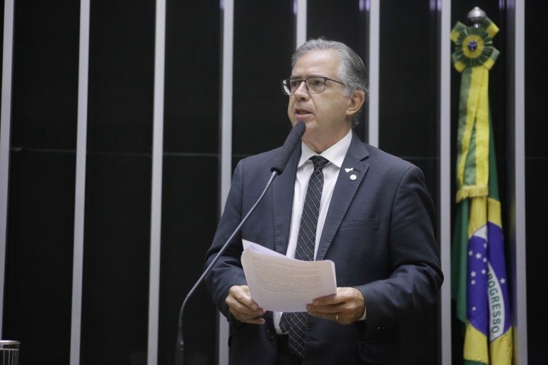 Passarinho: o assunto já está contemplado em outra lei - (Foto: Paulo Sergio/Câmara dos Deputados)