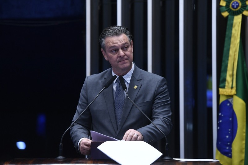 Fávaro leu o relatório de Fabio Garcia - Agência Senado