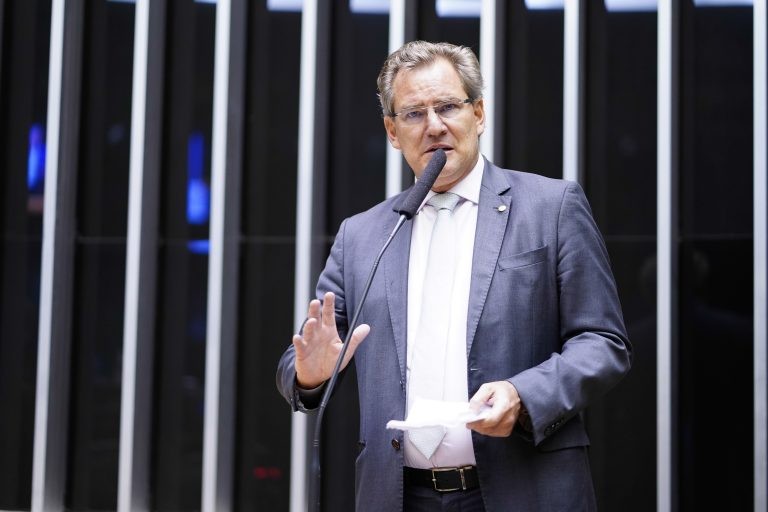 Alexis Fonteyne, relator do projeto de lei - (Foto: Pablo Valadares/Câmara dos Deputados)