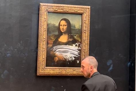Não sabe qual o motivo do ato de vandalismo no Museu do Louvre