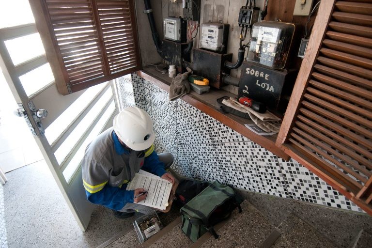 Contas de luz estão ficando mais caras - (Foto: Guga Marques/Grupo CEEE)
