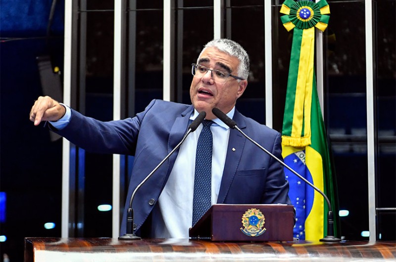 Na opinião de Eduardo Girão, esses projetos são essenciais para evitar a 'banalização' da liberação das armas de fogo no país - Waldemir Barreto/Agência Senado