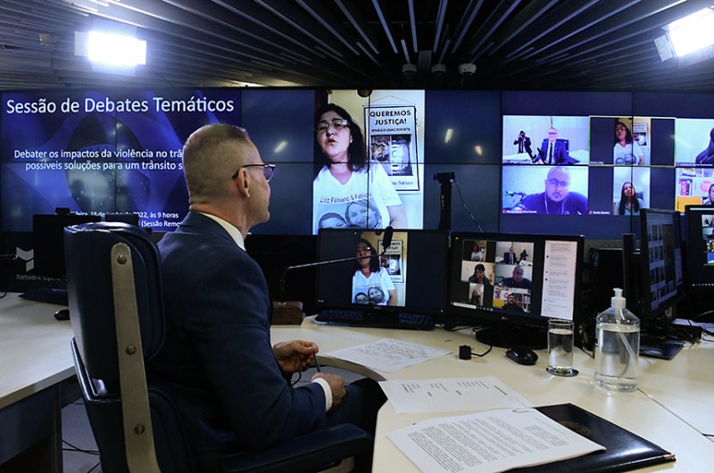 Fabiano Contarato (PT-ES) presidiu sessão temática em que foram ouvidos especialistas e familiares de vítimas - Edilson Rodrigues/Agência Senado