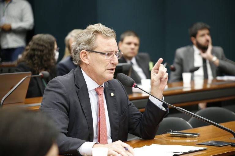 Comissão rejeita aumento de impostos sobre bebidas para financiar programas contra alcoolismo