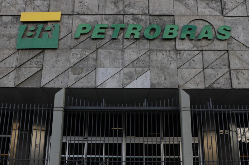 Petrobras eleva em 11,4% preço médio da querosene de aviação