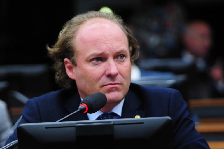 Rodrigo Agostinho sugeriu mudanças na proposta original - (Foto: Elaine Menke/Câmara dos Deputados)