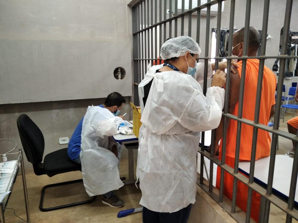 Detentos ganhavam 12 dias de redução de pena se tomassem a vacina contra a Covid-19 e a Influenza - Foto: Divulgação
