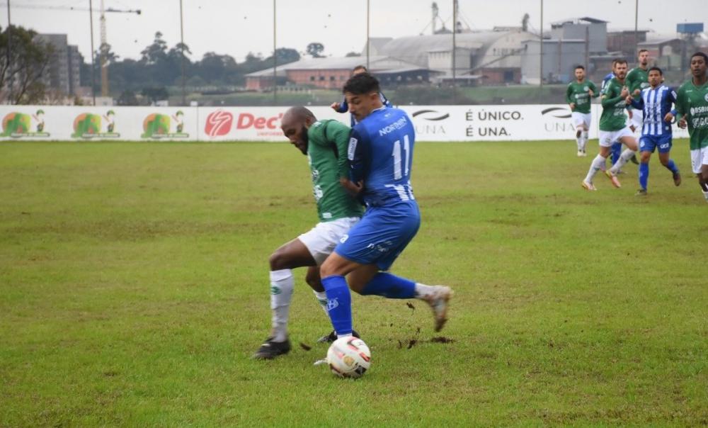 No apagar das luzes, Esportivo vence e fica a um ponto da classificação