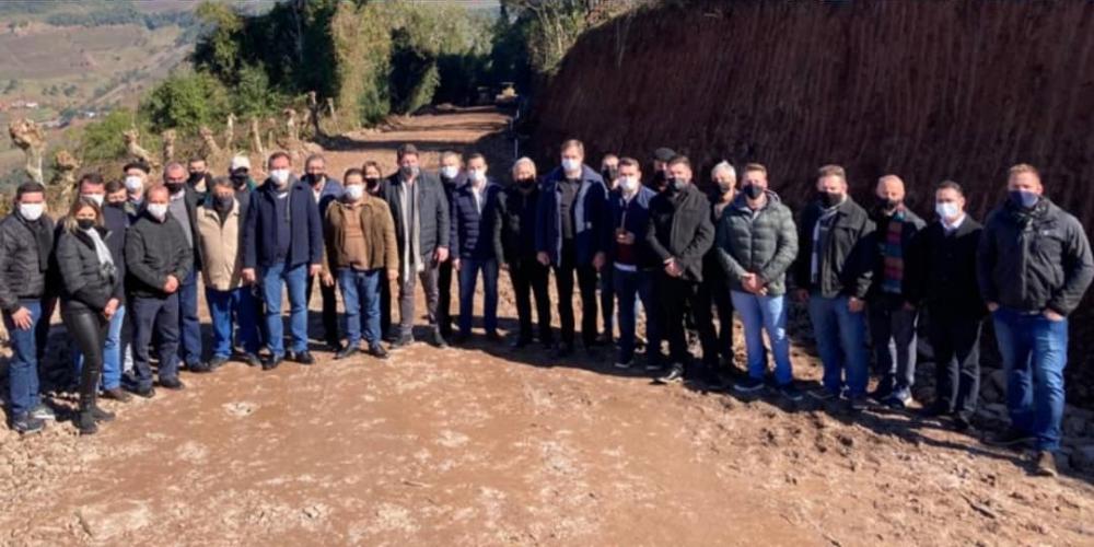 Prefeitura de Bento suspende asfaltamento de trechos no Vale Aurora