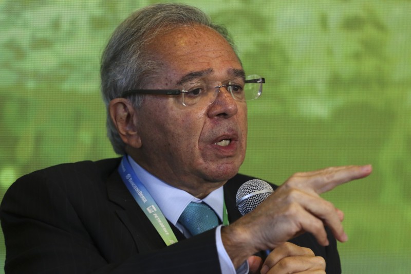 Comissão da Câmara aprova convocação de ministro da Economia