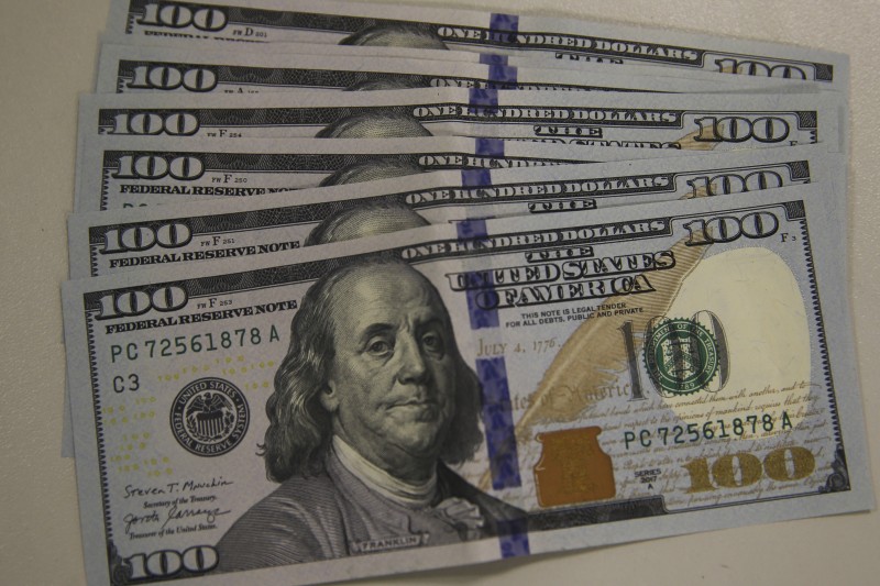 Dólar sobe para R$ 4,87 após anúncio da PEC dos Combustíveis