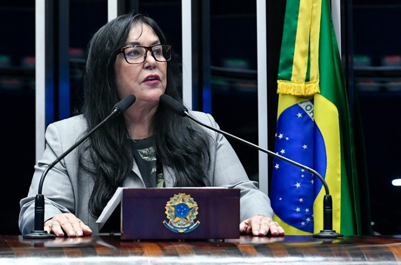 Proposta da senadora Rose de Freitas determina pena de seis meses a um ano, com multa. Caso a vítima seja menor de 18 anos, a condenação deve ser aumentada em até um terço. Crédito: Waldemir Barreto/Agência Senado
