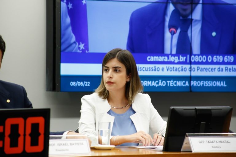 Comissão aprova proposta que articula formação técnica e aprendizagem profissional