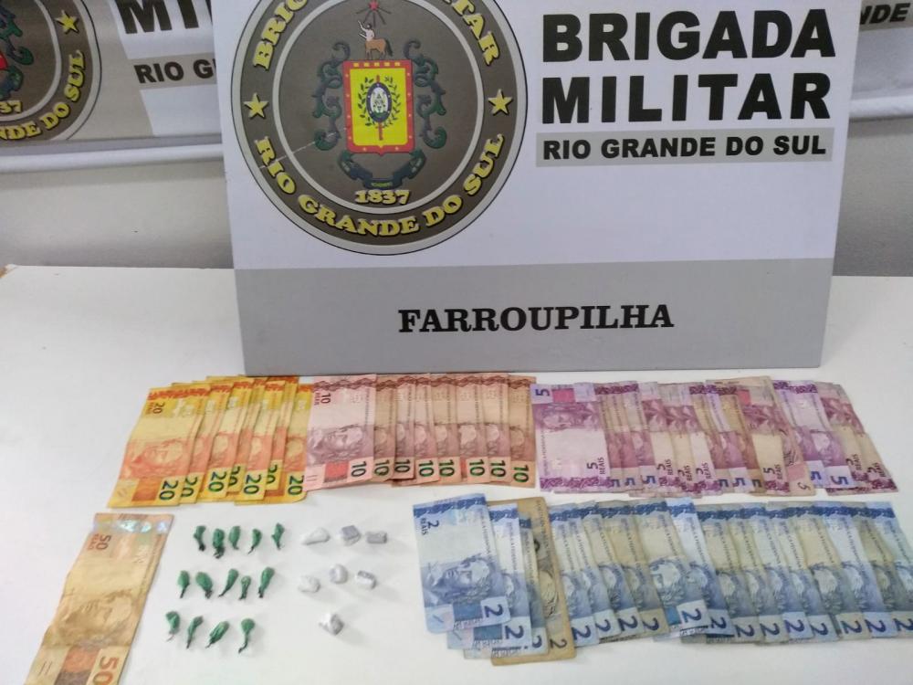 Homem é preso e adolescente apreendido por tráfico de drogas em Farroupilha