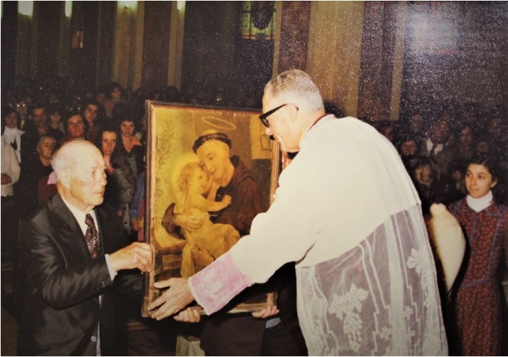 Foto da década de 1940: Valério Lorenzini e o Monsenhor Antônio Zattera. Crédito: Acervo da Paróquia