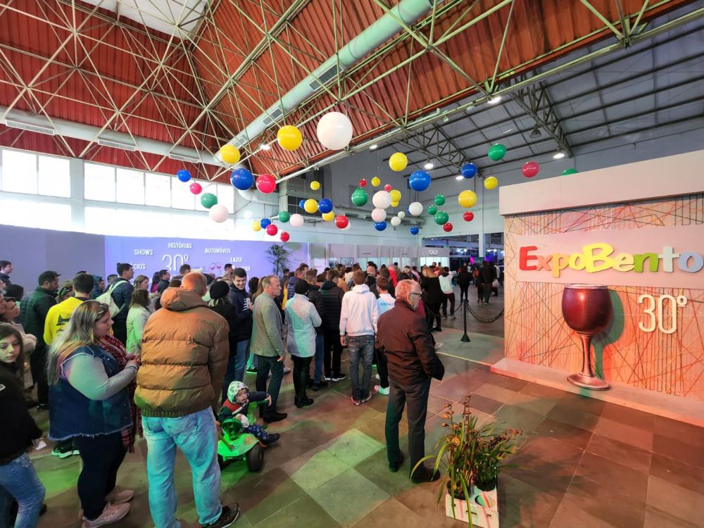 Expectativa é de grande público também nesta segunda-feira, 13, no Parque de Eventos - Foto: NB Notícias