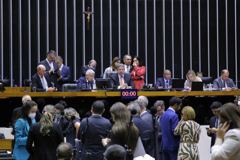 Deputados analisam medida provisória sobre securitização; acompanhe