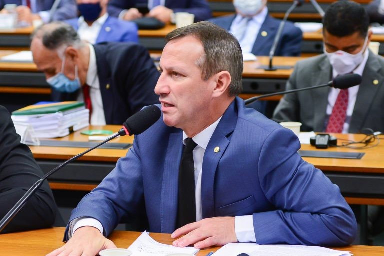 Sanderson: conservação das florestas com geração de riqueza - (Foto: Billy Boss/Câmara dos Deputados)