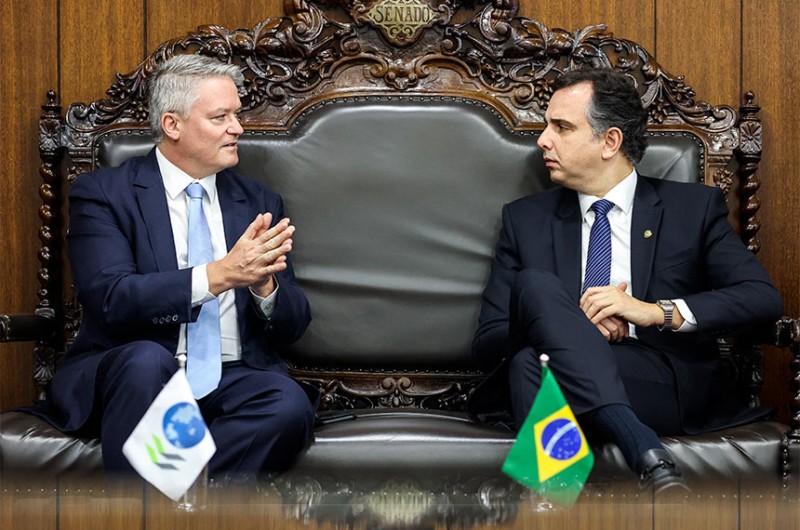 Mathias Cormann (E) apresentou a Rodrigo Pacheco preocupações quanto à preservação da Amazônia - Pedro Gontijo/Senado Federal