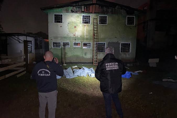 Incêndio de grandes proporções mata 11 pessoas em Carazinho