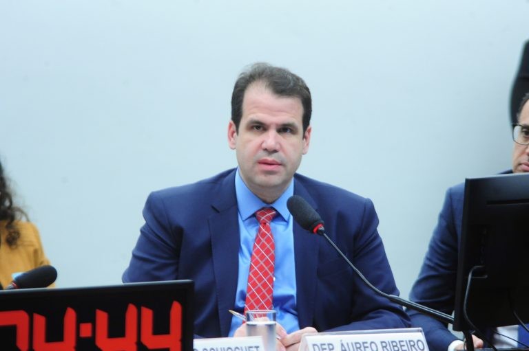 Comissão ouve ministro sobre desvio de recursos no Programa Farmácia Popular