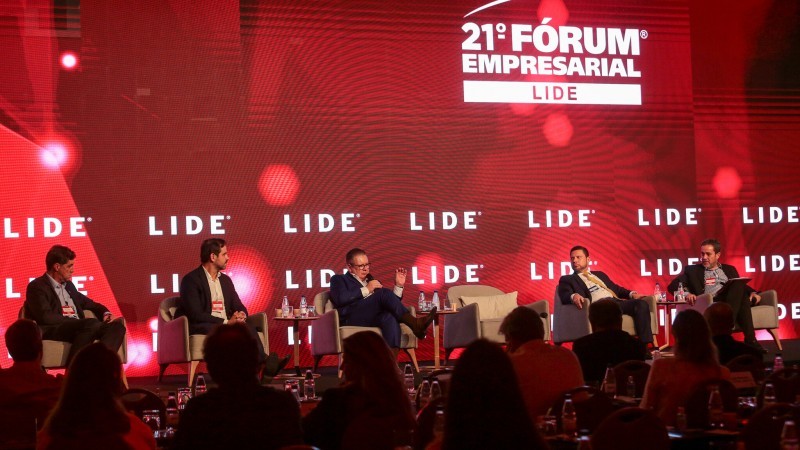 Governador participa de painel promovido por líderes empresariais no Rio de Janeiro