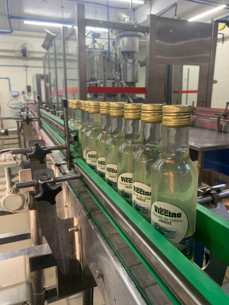 Produto tem a versão em garrafa de vidro de 250ml e versão em plástico de 400ml