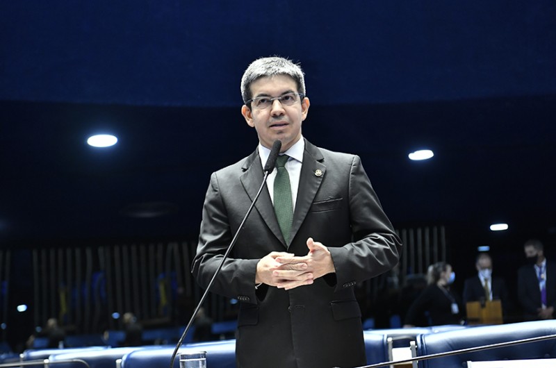 O senador Randolfe Rodrigues (Rede-AP) é o autor da proposta, que aguarda designação de relator - Waldemir Barreto/Agência Senado