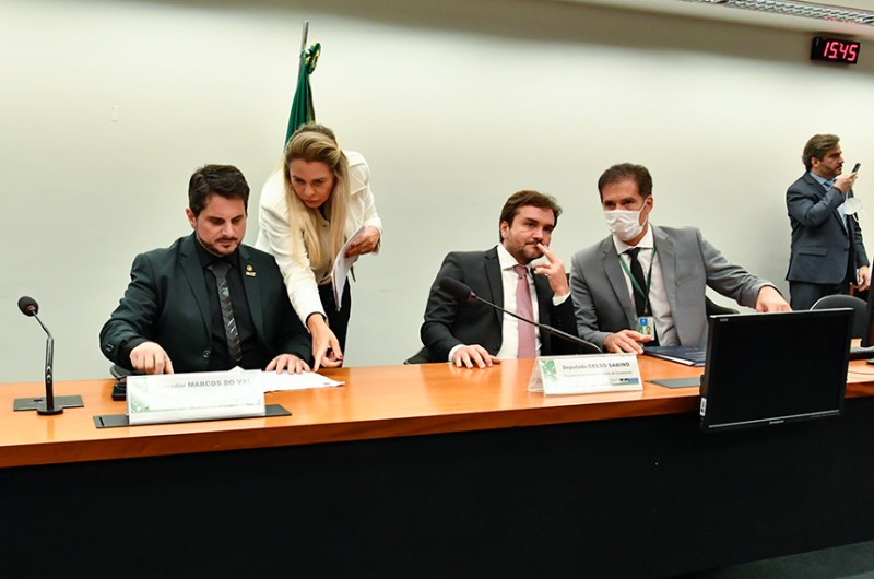 O relator da LDO, Marcos do Val, e o presidente da CMO, deputado Celso Sabino, na reunião desta quarta - Waldemir Barreto/Agência Senado