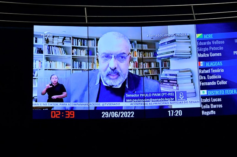 Segundo Paim, o descaso do governo com a falta de moradia piora as condições de vida, causa queda no investimento e na geração de emprego e renda - Waldemir Barreto/Agência Senado
