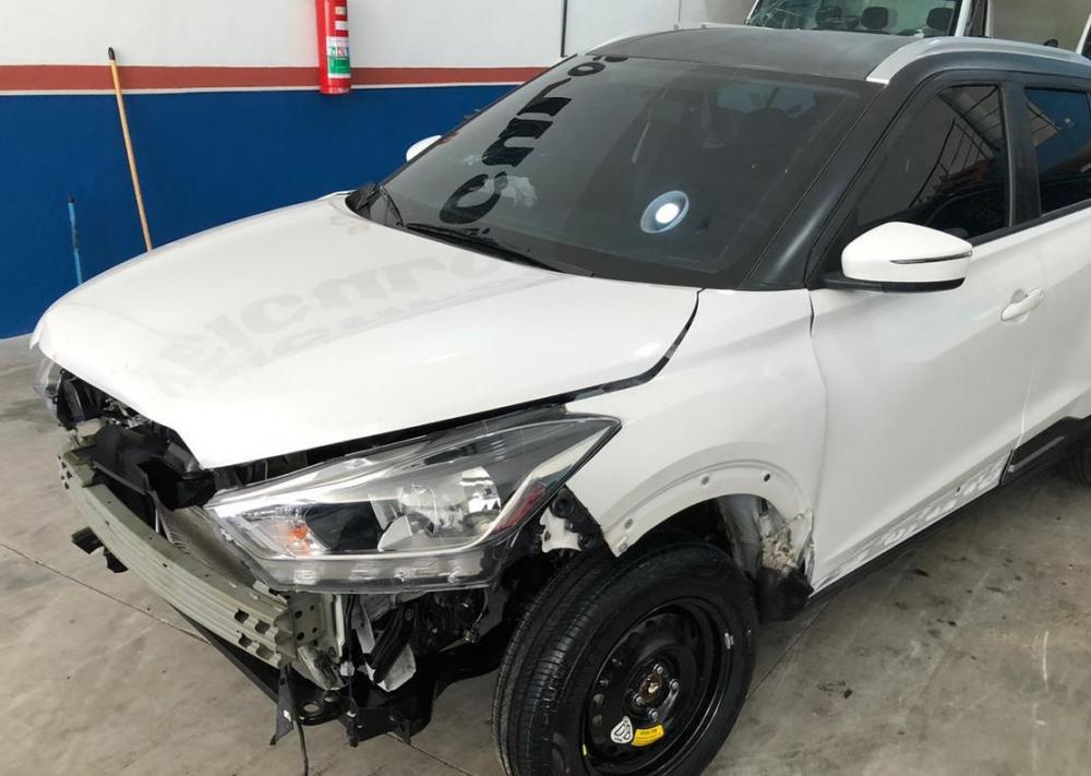 Veículo ficou danificado com a colisão - Foto: Imagem meramente ilustrativa