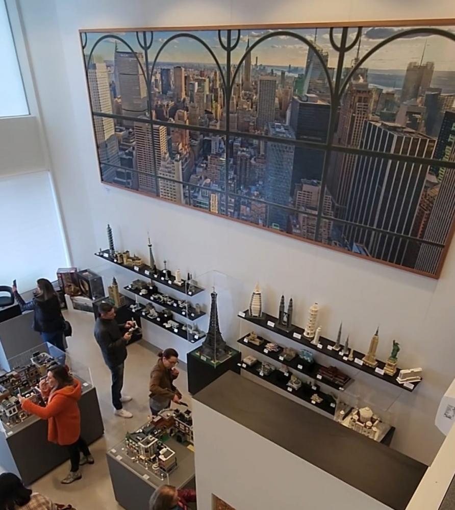 O ingresso para visitação custa R$ 20,00 e todo o dinheiro arreacadado será destinado a ONGs beneficentes