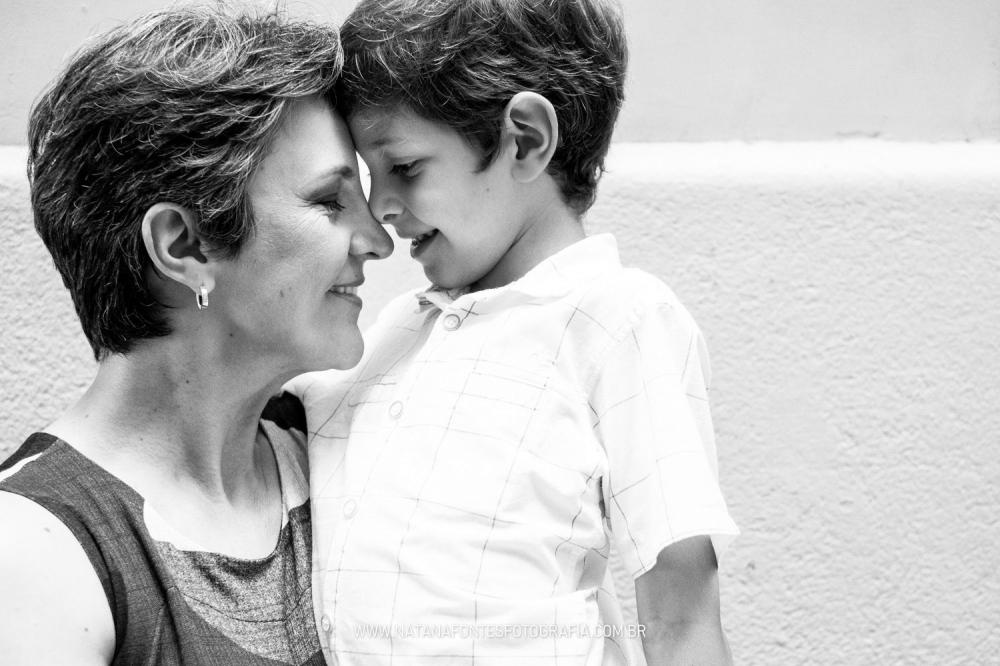 A necessidade de abraçar a imaginação do filho e instigá-lo a soltar a criatividade também estimulou a escrita e a criação de Adriana. Crédito: Natana Fonte