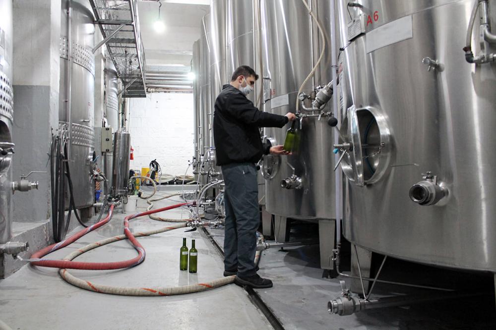 Dada a largada para a coleta das amostras para a 20ª Seleção dos Melhores Vinhos, Espumantes e Sucos de Garibaldi