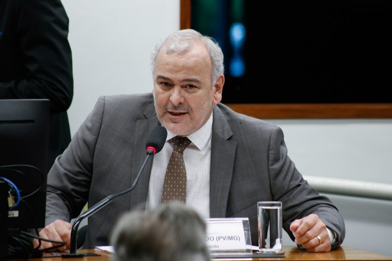 Conselho de Ética arquiva representação contra a deputada Jandira Feghali