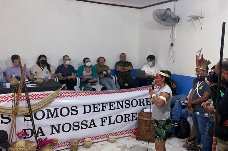 Senadores e deputados em encontro com lideranças indígenas da região, em 30 de junho - Roberto Stuckert Filho/Gab. Senador Humberto Costa