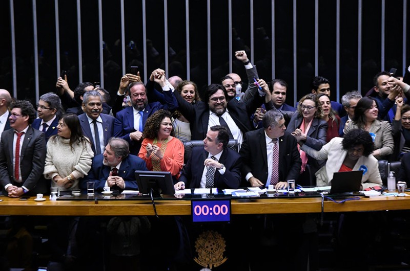 Parlamentares comemoram a derrubada dos vetos presidenciais à Lei Paulo Gustavo e à Lei Aldir Blanc 2 - Pedro Gontijo/Senado Federal