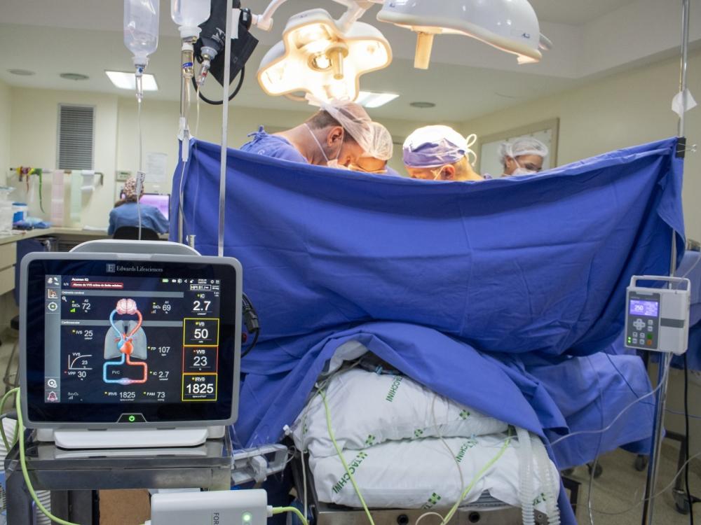 tualmente a estrutura conta com 10 salas cirúrgicas, preparadas para realizar procedimentos eletivos e de urgência