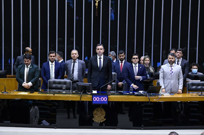 Deputados e senadores fizeram, durante sessão do Congresso Nacional, um minuto de silêncio - Roque de Sá/Agência Senado