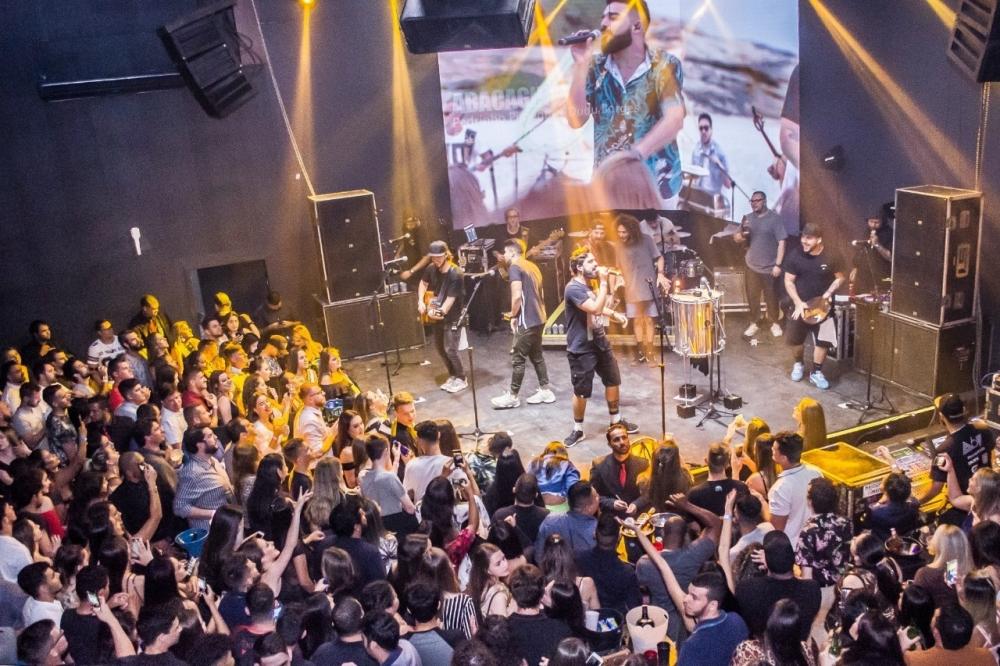 Os portões para o show nacional do Atitude 67 abrem ao público às 18h. Haverá festa com o DJ Marcelo Rech antes e após o show de pagode. A noite encerra com a apresentação de Kinhos. Crédito: Divulgação