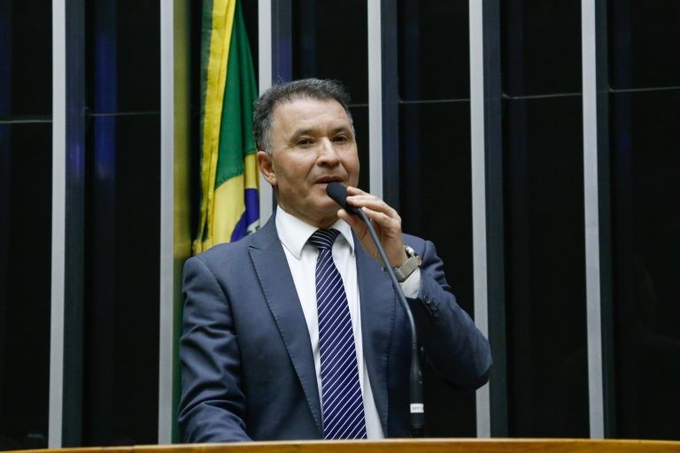  Darci de Matos: projeto tem o apoio de associações de moradores de nove municípios da Serra do Itajaí - (Foto: Elaine Menke/Câmara do Deputados)