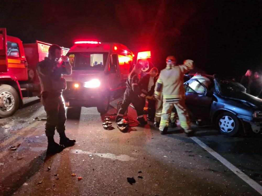 Veículo colidiu de frente com outro após desviar de um homem que estava na rodovia - Foto: Lucas Cidade/Rádio Uirapuru/Divulgação