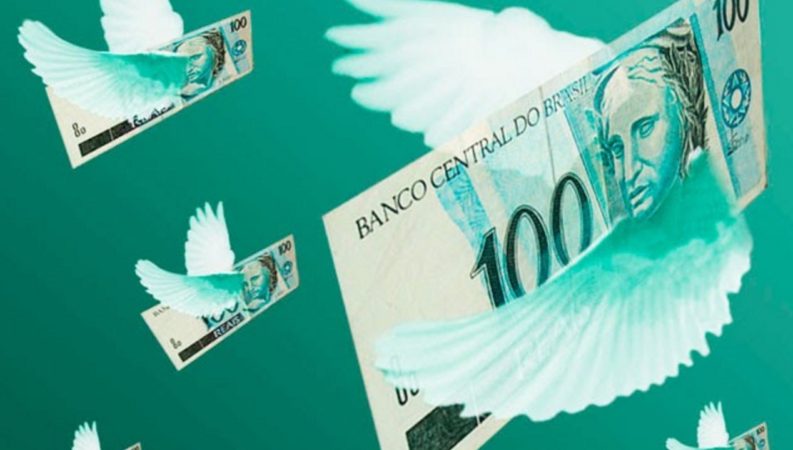 Dinheiro doado pelos pais das crianças seria para consertar o forro da escola - Foto: Divulgação